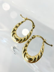 “Petite Heart” Earrings - 14k Gold