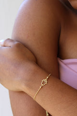 “Lucky Hamsa” Bracelet – 10k Solid Gold