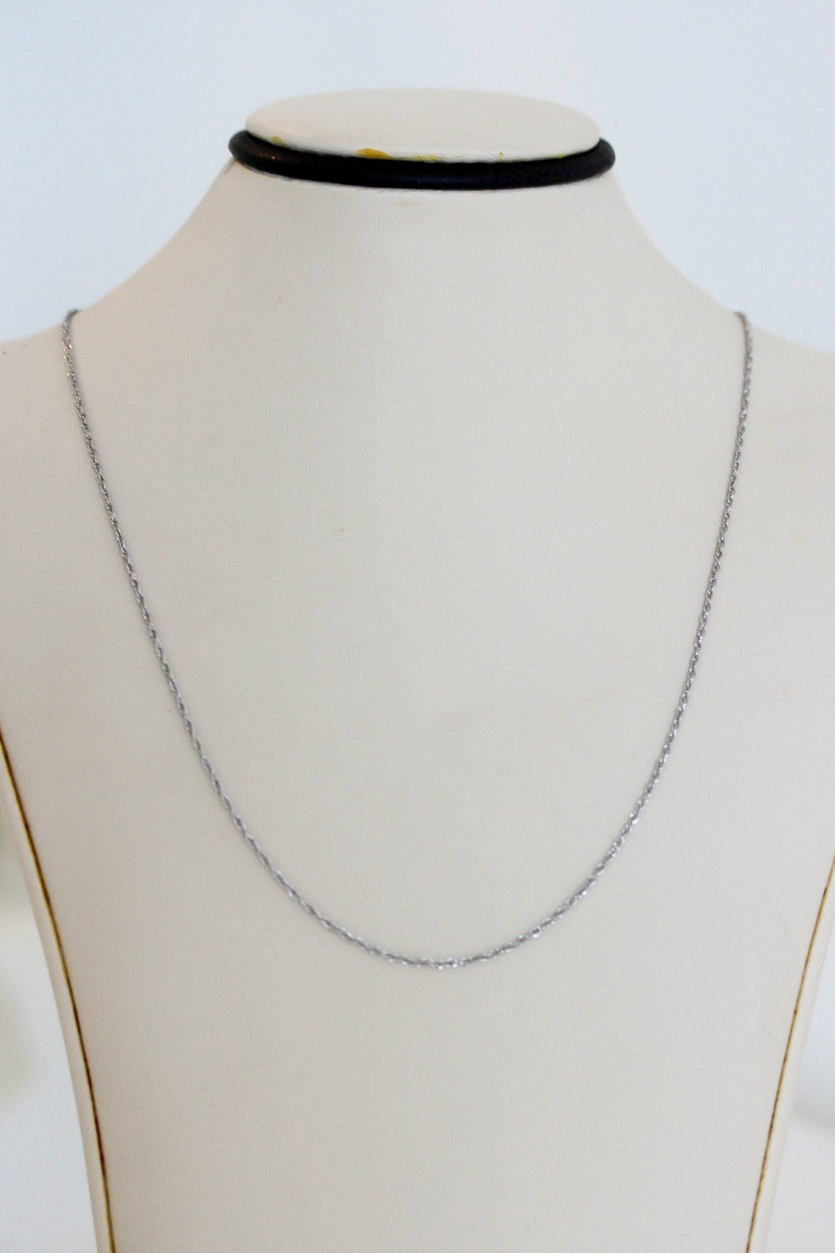 "Singapore Twisted" White Gold Chain - 14K