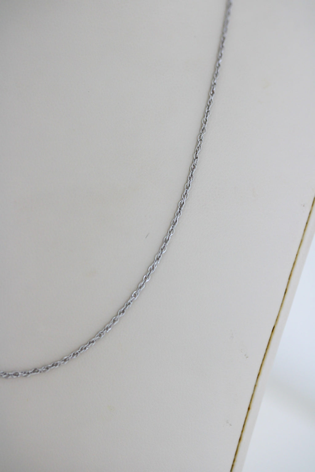 "Singapore Twisted" White Gold Chain - 14K