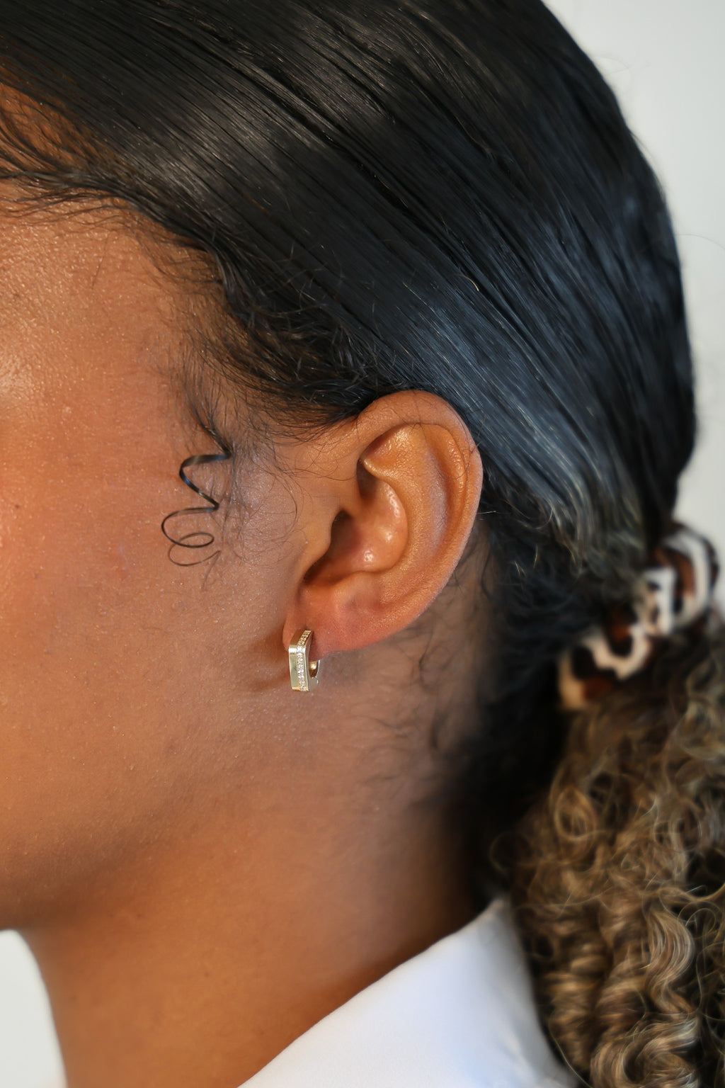 "Square & Round CZ Huggie" Earrings - 14k Gold