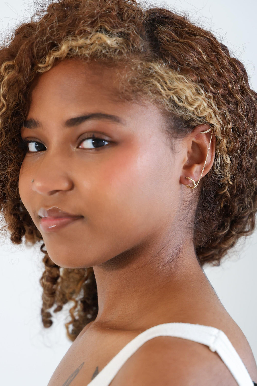 "Ball Bead Huggie" & Ear Cuff Chain Earring - 10k Gold (Single)