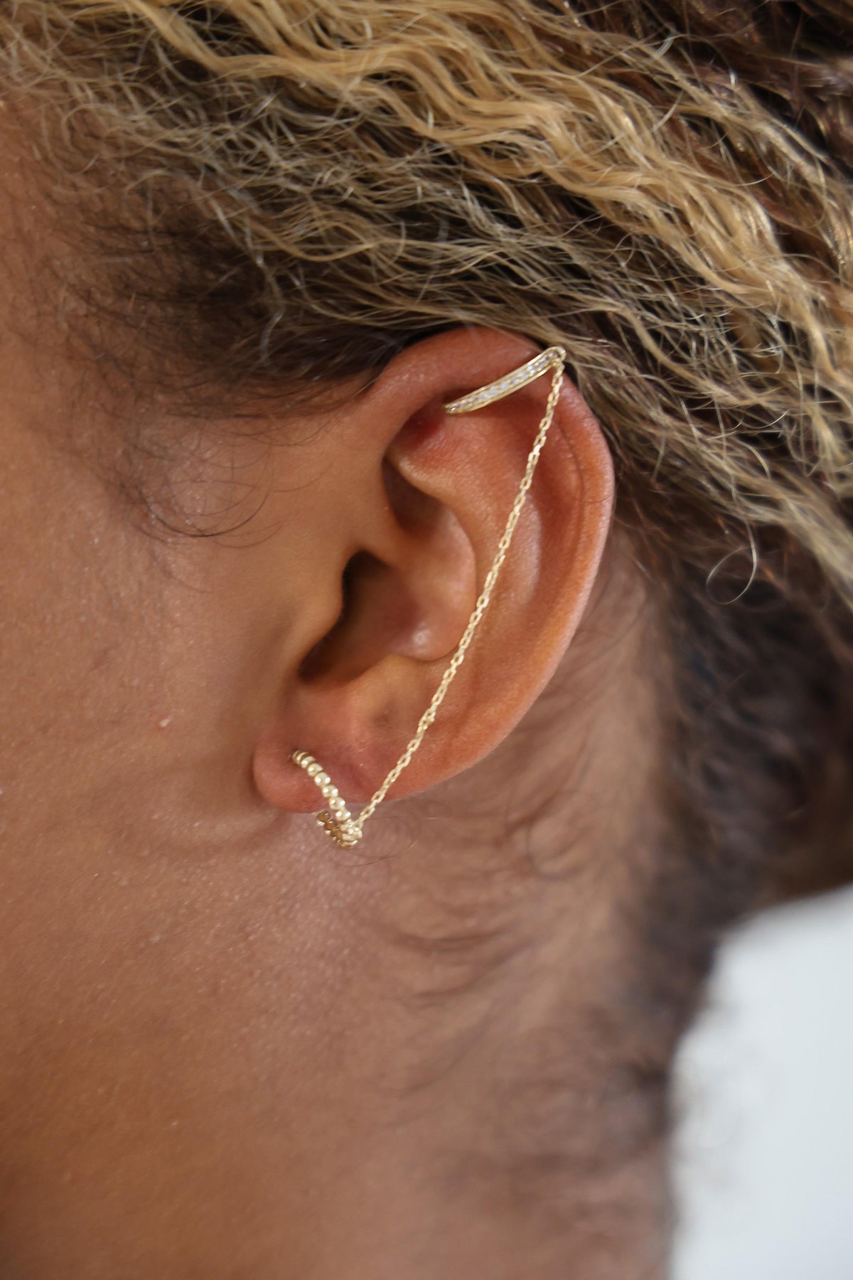 "Ball Bead Huggie" & Ear Cuff Chain Earring - 10k Gold (Single)