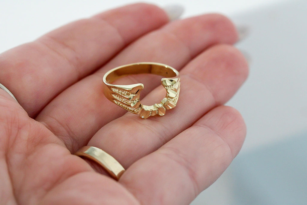 "Horseshoe" Ring - 10k Yellow Gold
