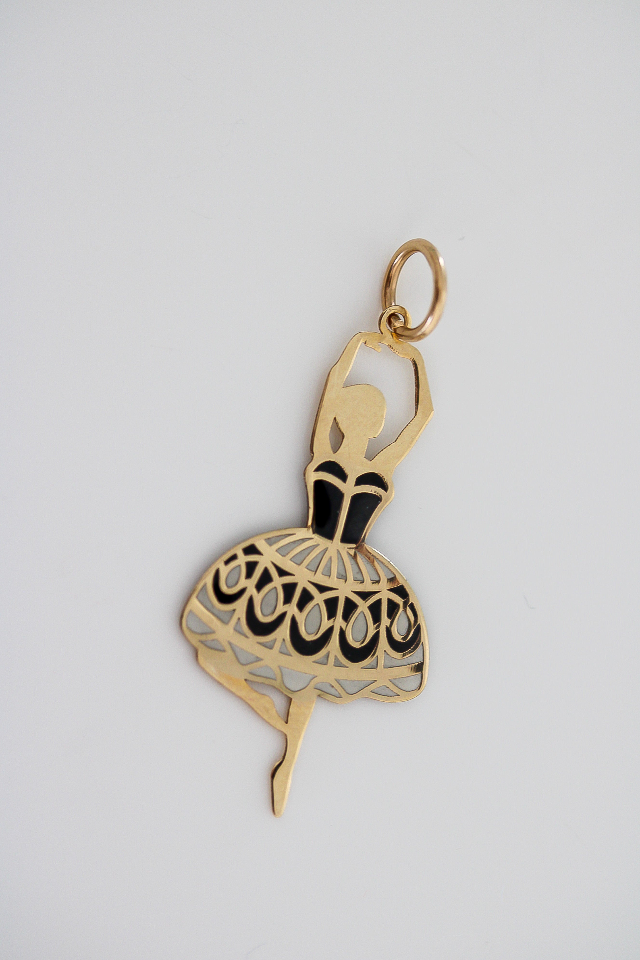 “Ballet Beauty” Pendant – Solid Gold