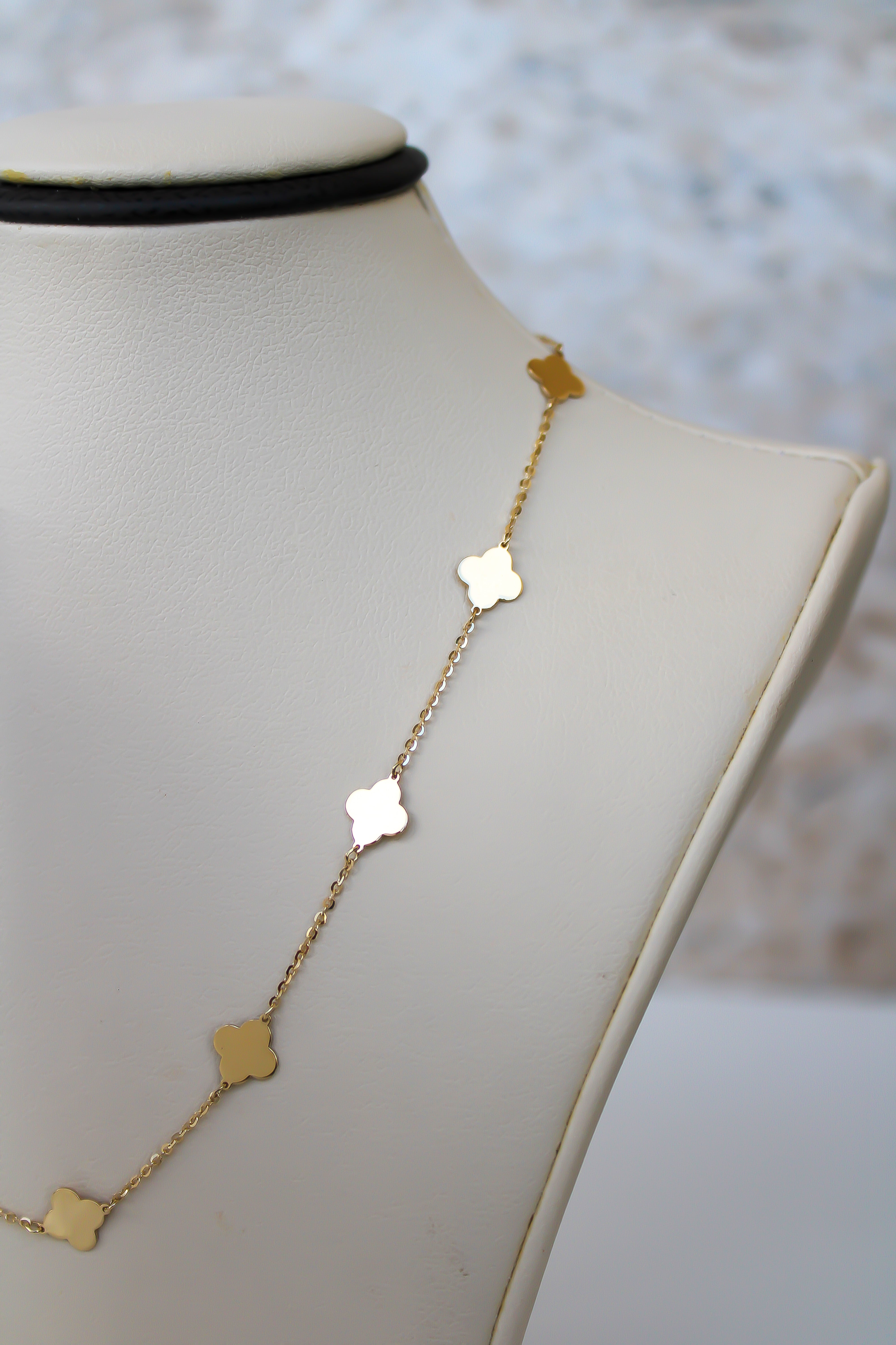 “Everyday Clover” Necklace – 14k Solid Gold