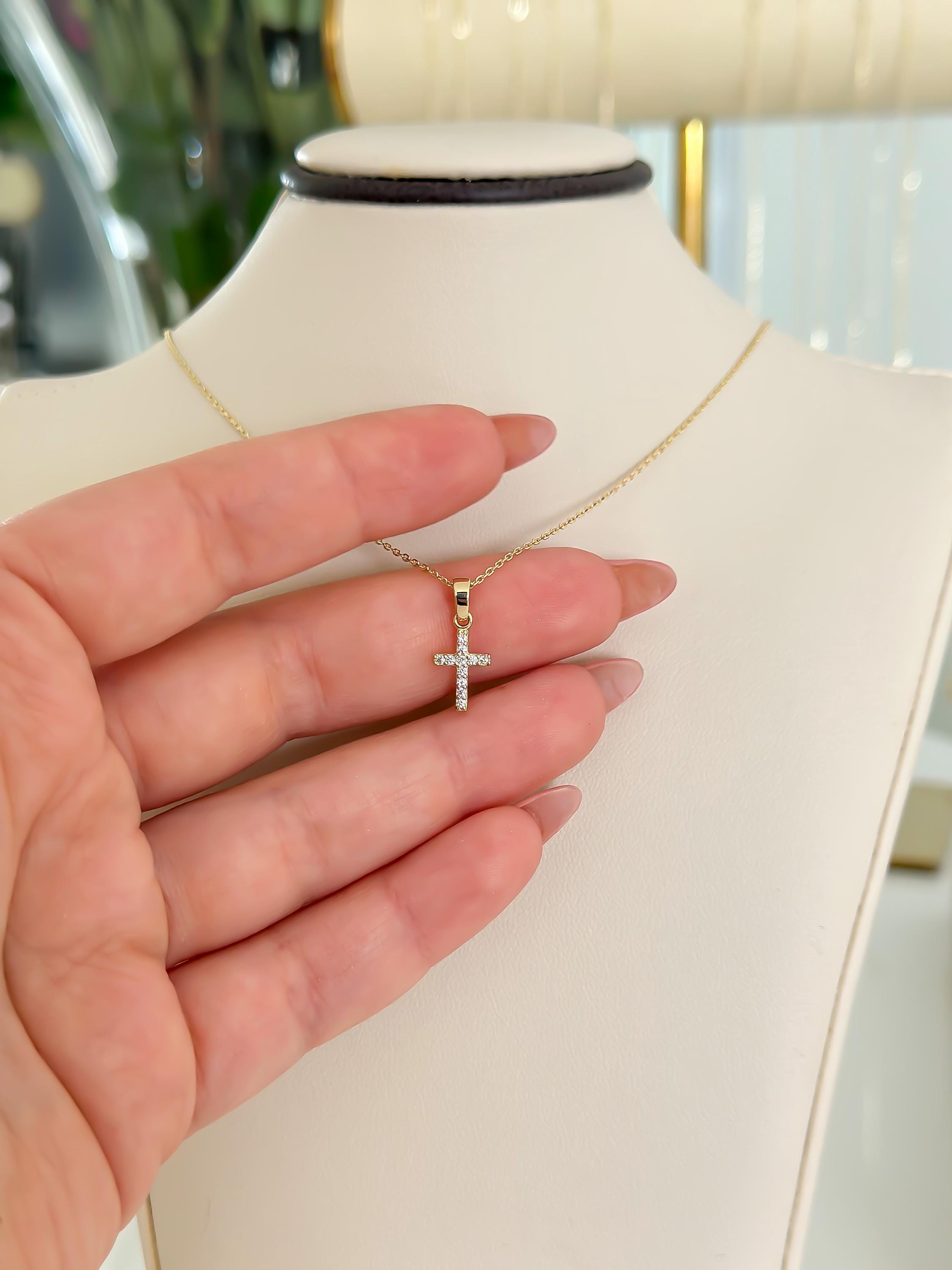 14k Gold Cubic Zirconia Cross Pendant Necklace