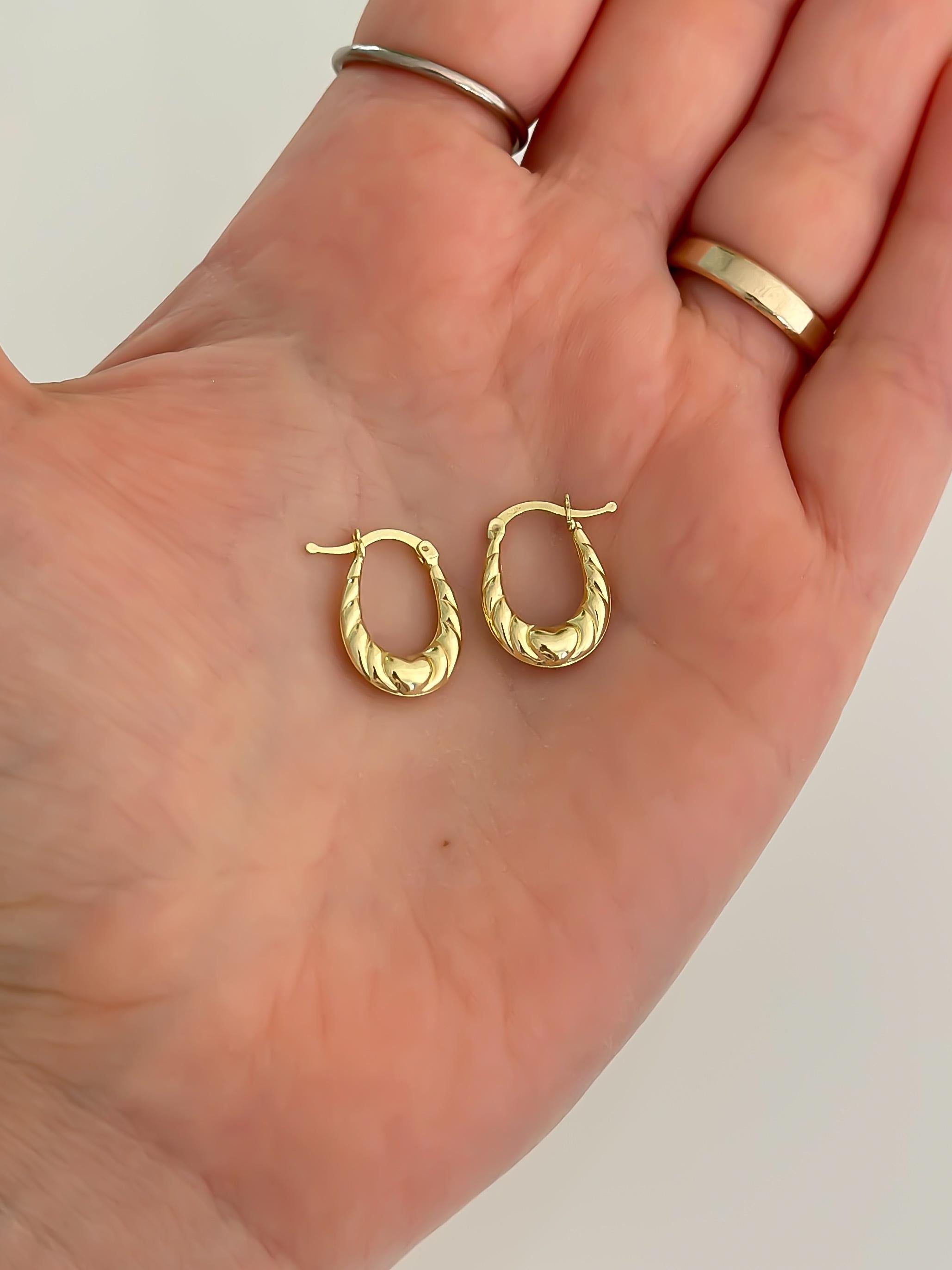 “Petite Heart” Earrings - 14k Gold
